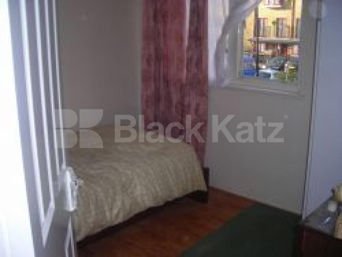 			4 Bedroom, 1 bath, 1 reception Flat			 Tresham Cresent, MARYLEBONE